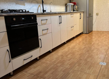 VILLA satılır, 3 mərtəbəli 6 otaqlı Badamdar qəs.3-cü