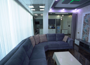 Terraslı təmirli və Əşyalı mənzil satılır Bulvar Rezidens