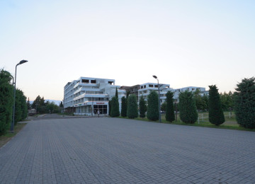 OBYEKTLƏR SATILIR ASTARADA BULVARLA üzbəüz BULVAR