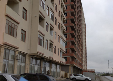 Obyekt satílír pod mayak Xírdalan Dairesi(Qafqaz Uni teref)