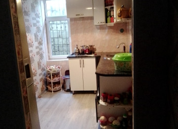 Abşeron rayonu Xırdalan şəhərinin mərkəzində Heydər