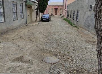 Məhlə EVİ satílír Gəncə Şəhəri Mərkəz 6 nömrəli məktəbin