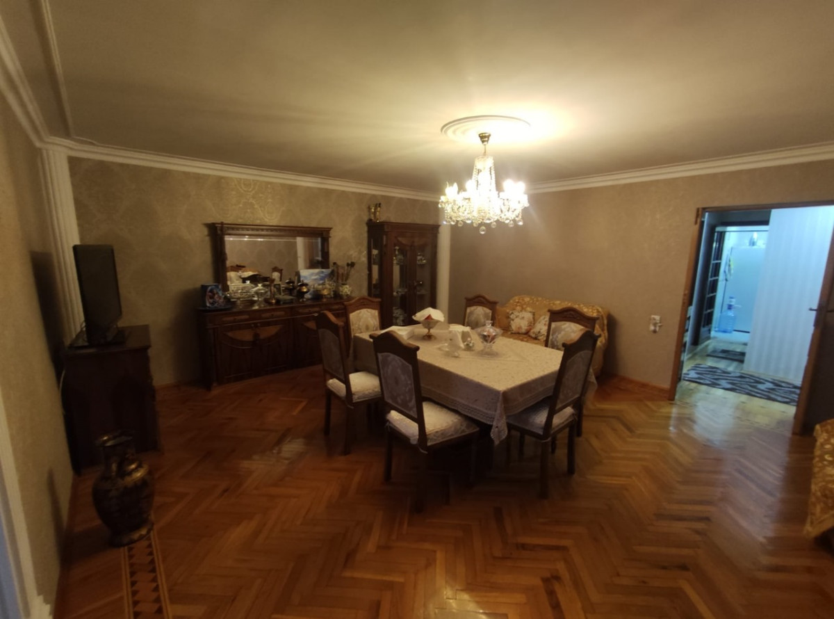 5/2 3 ot metbuat Azernesr 195000 Ekskiyuziv Mənzil ..Təcili..Bu qiymətə satışda mənzil