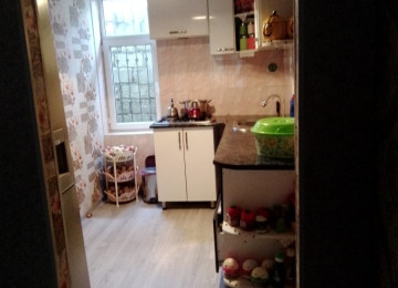 Abşeron rayonu Xırdalan şəhərinin mərkəzində Heydər