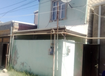 Abşeron rayonu Xırdalan şəhərinin mərkəzində Heydər