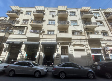 В центре города за к/т Низами от метро Сахиль и до торговой