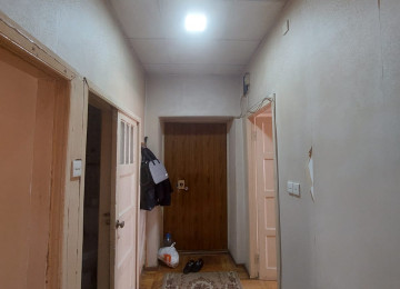 В центре города за к/т Низами от метро Сахиль и до торговой