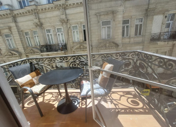 В центре города за к/т Низами от метро Сахиль и до торговой