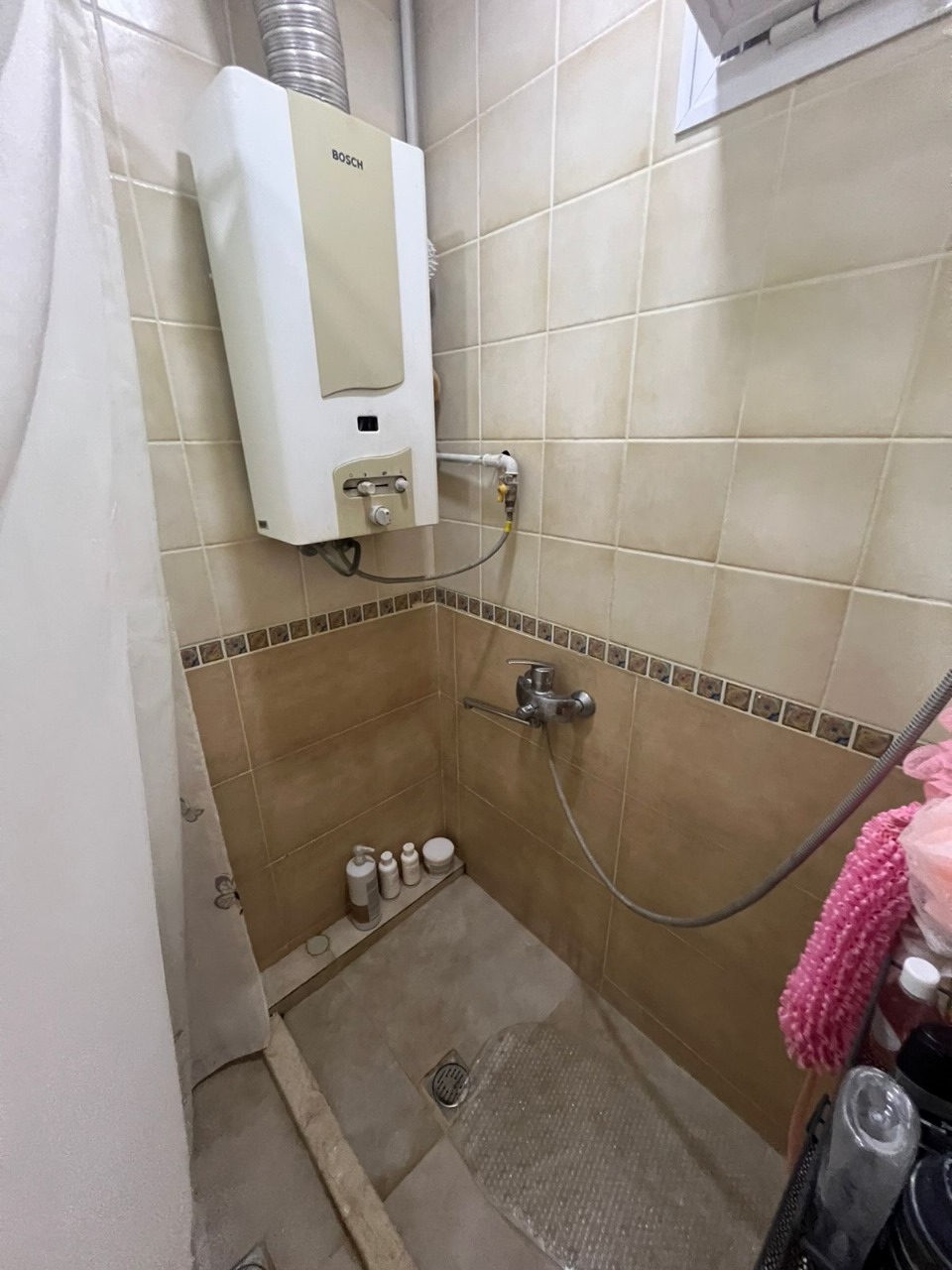 Yasamal rayonu Elmlər metrosuna 5 dəqiqəlik məsafədə