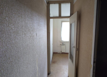 Neftçilər metrosuna yaxın Çobanzadə küçəsində 5 mərtəbəli