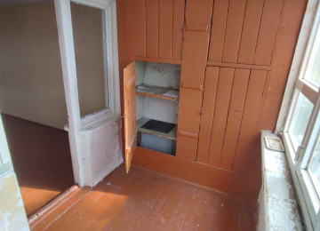 Neftçilər metrosuna yaxın Çobanzadə küçəsində 5 mərtəbəli