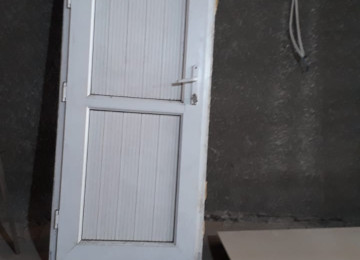 UCUZ QIYMETE Plastik qapilar pencereler satilir hamsi yaxsi
