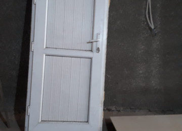 UCUZ QIYMETE Plastik qapilar pencereler satilir hamsi yaxsi