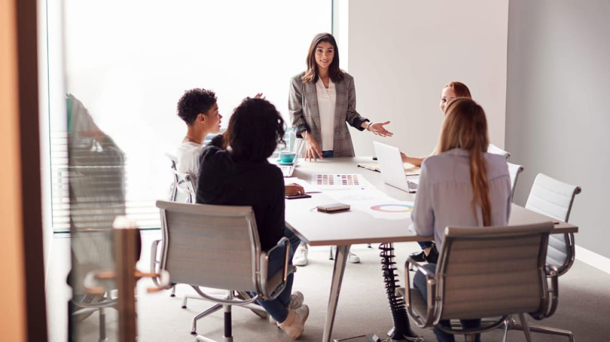 Ofis şəraitində Biznesin təşkili və idarə olunması üzrə