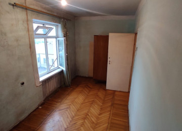 Nərimanovda (Montində) zəif təmirli, kirayə bina evi