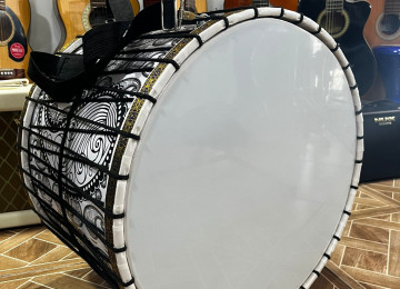 davul Davul çubuqlarla səsləndirilən zərb alətidir. Onun