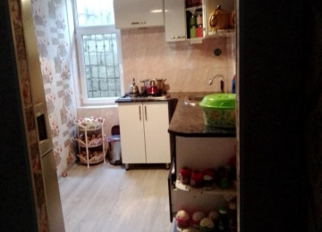 Abşeron rayonu Xırdalan şəhərinin mərkəzində Heydər