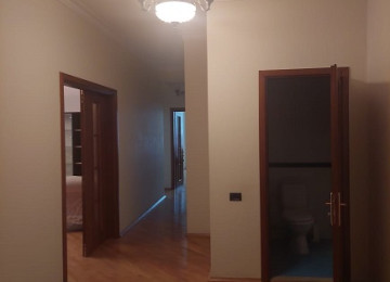 28 may metrosyndan 10 deq məsafədə yerləşən yeni tikili