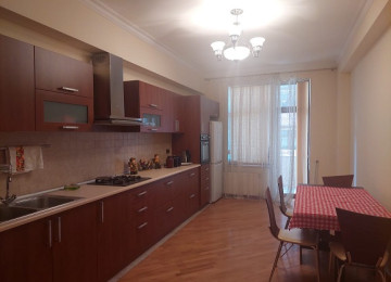 28 may metrosyndan 10 deq məsafədə yerləşən yeni tikili