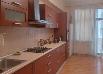 28 may metrosyndan 10 deq məsafədə yerləşən yeni tikili