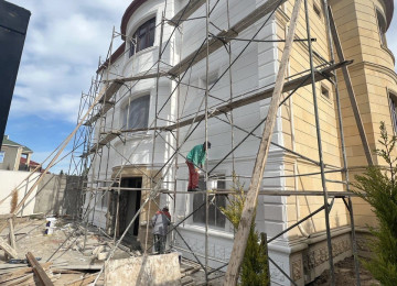 Fasad isleri görülür. Tarsofka Ustasi, Fasad Boya isleri,