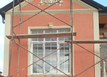 Fasad isleri görülür. Tarsofka Ustasi, Fasad Boya isleri,