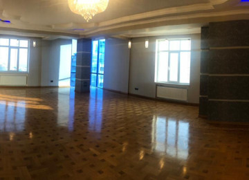 am təmirli və kommunikasiya ilə təmin olunmuş mənzildir.