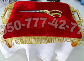 Elit açılış dəsti. Lent kesilmesi dest. Qirmizi lent kesimi