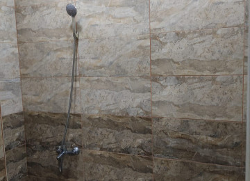 Ev Xırdalanin mərkəzində Heydər Parkının yaxınlığında