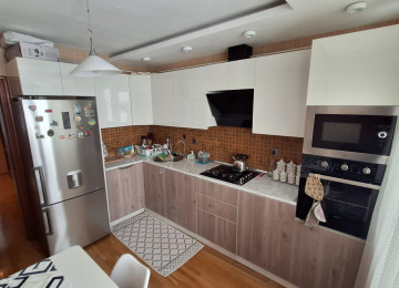 TƏCİLİ SATILIR... Xətai rayon Çingizxan Kərimov küçəsi Həzi