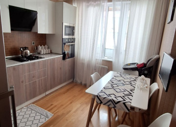 TƏCİLİ SATILIR... Xətai rayon Çingizxan Kərimov küçəsi Həzi