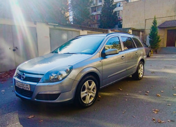 Salam Opel Astra 2005 model satılır hər bir şeyi işlək