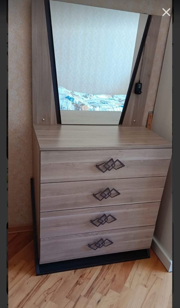 Güzgülü kamod Sifarişlə hazırlanır Rəng seçimi var Qiymət