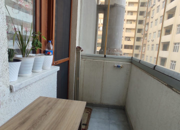 İpoteka qaydalarına uyğun 2 otaqlı mənzil satılır . Qara