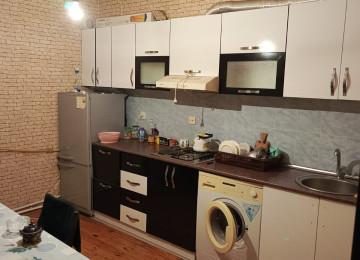 Xırdalanda 7 nömrəli məktəbin yanında 1 otaqlı mənzil