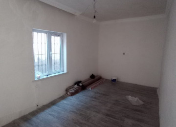 Masazirda 569 marşrutun yolunda 6 nomreli mektebe yaxındır