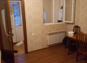 Xlrdalan 2 otaq heyet evi kiraye verlir 45 kv 300 azn evin