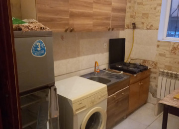 Xlrdalan 2 otaq heyet evi kiraye verlir 45 kv 300 azn evin