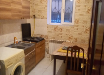 Xlrdalan 2 otaq heyet evi kiraye verlir 45 kv 300 azn evin