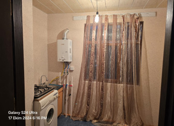 Xlrdalan kohne bazarln yanl 2 otaq 55kv bos tam temirli