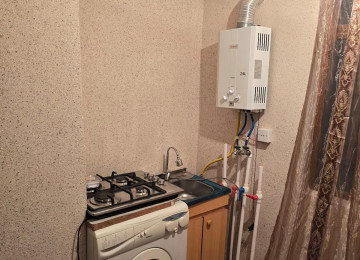 Xlrdalan kohne bazarln yanl 2 otaq 55kv bos tam temirli