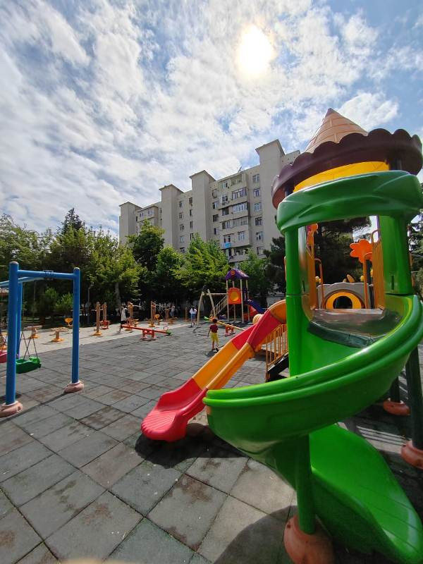 Əhmədli metrosuna yaxın 4 otaq menzil Xətai rayonu Məzahir Rüstəmov küçəsi,Lisey 88,25