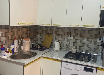 Xırdalan şəhəri AAAF parkda 2 otaqlı ev kirayə verirəm,