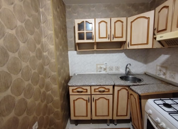 Xlrdalan 3 sayll tam orta mektebin yanl Tələbələr ve az