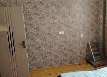 Xlrdalan 3 sayll tam orta mektebin yanl Tələbələr ve az