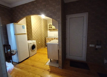 Xlrdalan 3 sayll tam orta mektebin yanl Tələbələr ve az