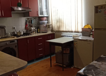 Xirdalanda sok qiymete 73 kv 75000 azn temirli esyali