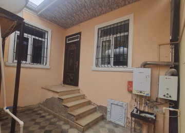 Masazır 6 nömrəli məktəbin tam yanında 569nömrəli marşurut