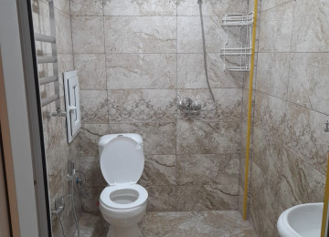 Ev Xırdalanda 10 nömrəli məktəb və Abşeron mərkəzi