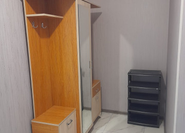 Ev Xırdalanda 10 nömrəli məktəb və Abşeron mərkəzi